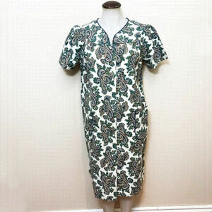 𝅺village Inn Paisley Vintage House coat 🌻